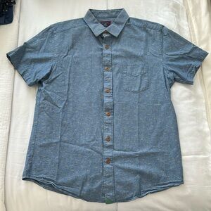 Men’s short sleeve button down